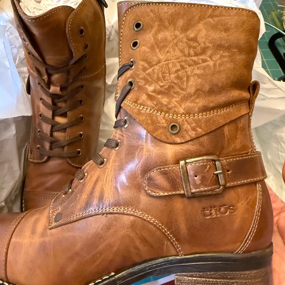 NIB Taos Cognac Crave Leather Lace-Up Boots